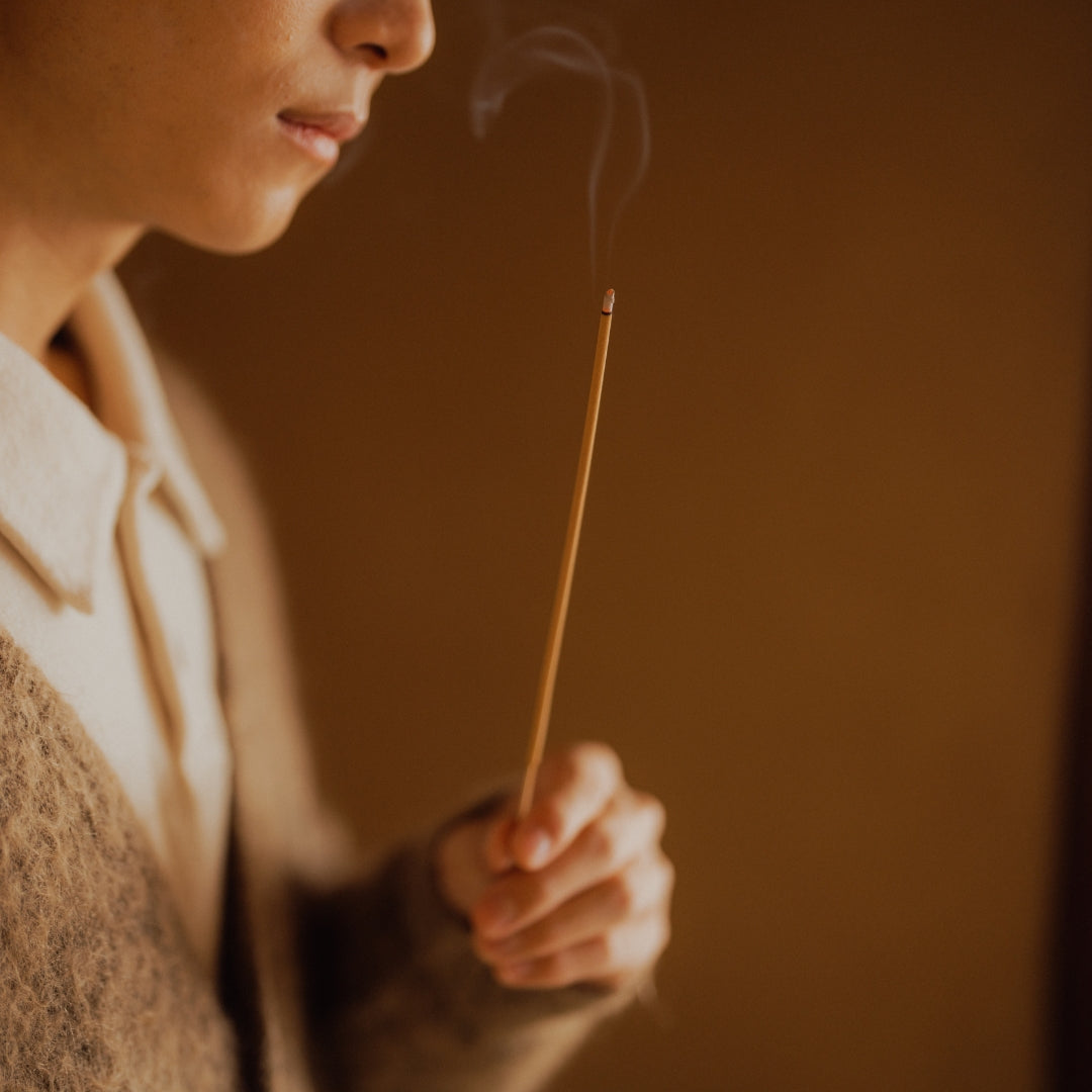 晚上點線香會招陰?破解迷思!正確用法、禁忌及香港線香推薦