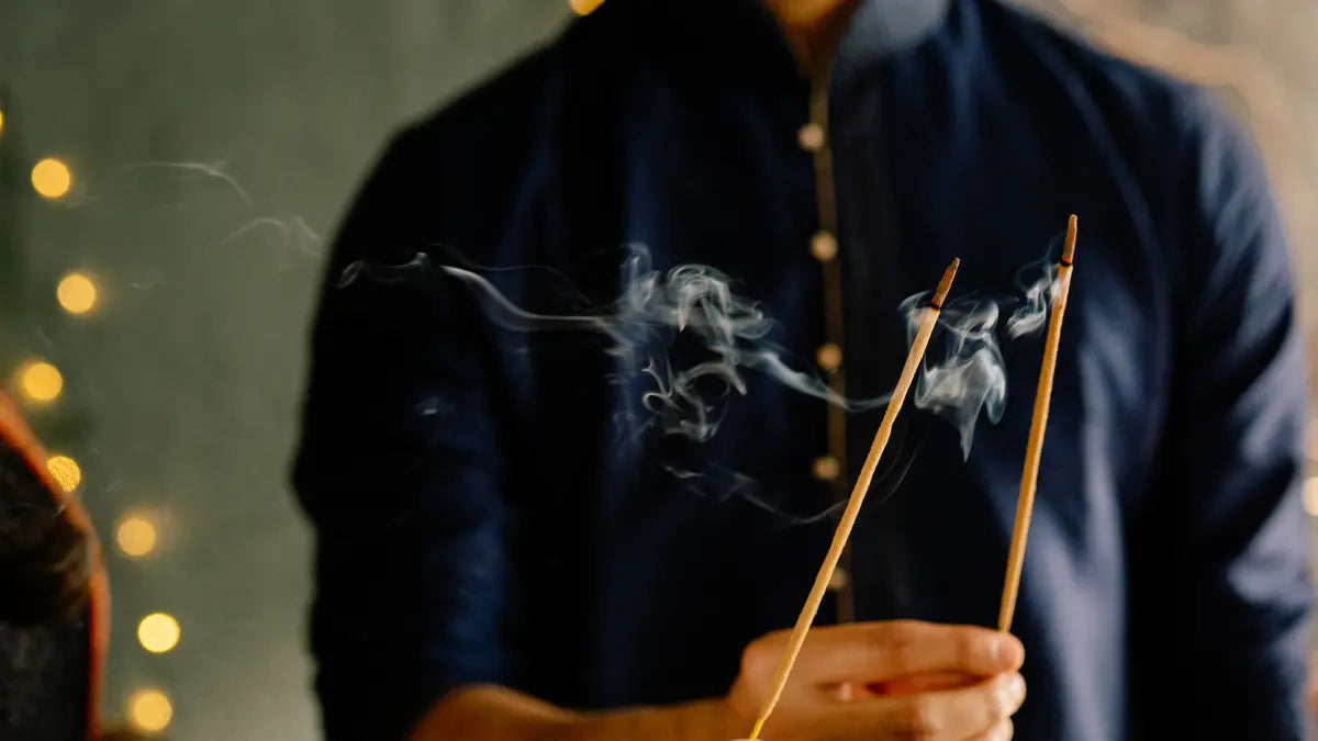 香港風水招財線香擺放法 | 實測最旺財運方位與時辰 家居財位布局全攻略 2025