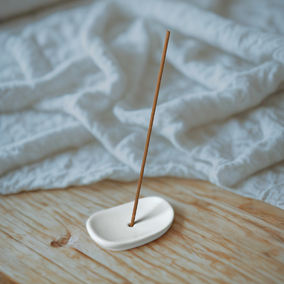 White Ceramic Incense Stand 極簡白瓷線香香立
